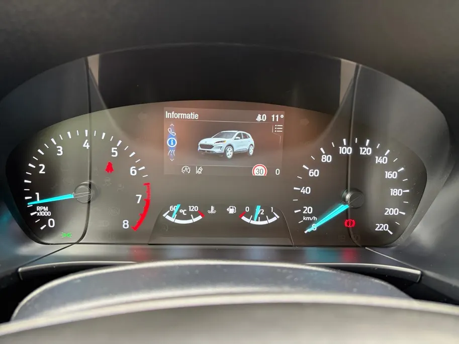 Ford Kuga 1.5 EcoBoost Titanium 150PK | Trekhaak (1800kg trekgewicht) | Navigatie | Parkeersensoren | Privacy Glass | Winter Pack