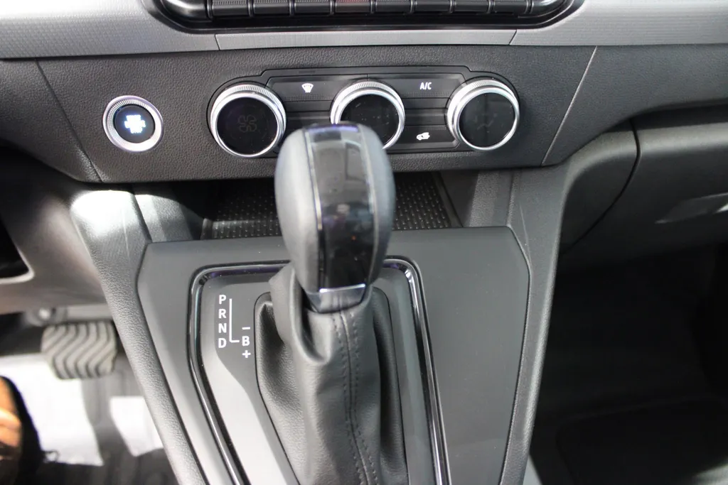 Nissan Townstar N-Connecta L2 44 kWh Nissan TOWNSTAR N-Connecta L2 45 kWh | 22% VOORRAAD KORTING | TREKVERMOGEN 1500KG | APPLE CAR/ANDROID AUTO | ECO LEDER |