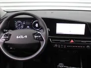 Kia Niro EV Edition Advanced 64.8 kWh | Stuur-/stoelverwarming | Elektr. stoelverstelling | Camera | Cruise adapt. | 17'LM | Clima | 17% bijtelling |
