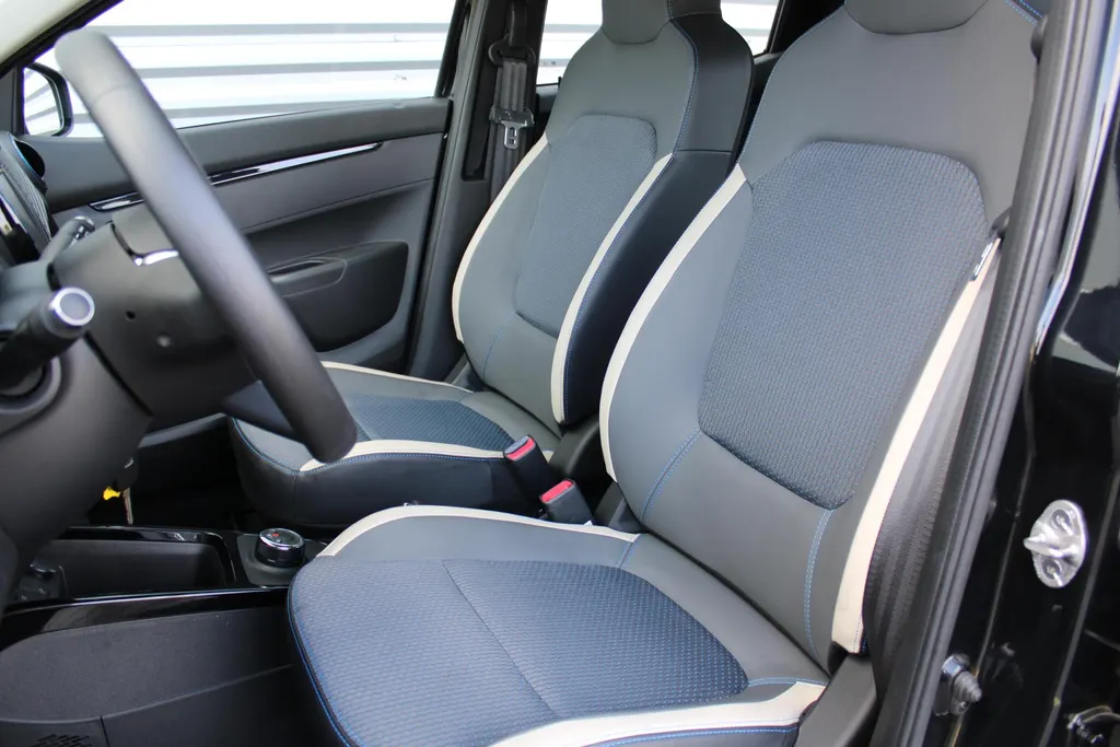 Dacia Spring Expression | Nieuw | Airco | PDC | 14' Design velgen | Navi | Camera | BTW | UNIEK!! |