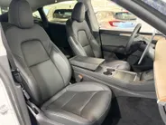 Tesla Model Y 351PK Long Range AWD 75 kWh Automaat | 1e eigenaar | Panoramadak | Basic Autopilot | 360 Camera | Stoelverwarming | Leder | Elektrische Achterklep | Elektrische Stoelen | Full LED |