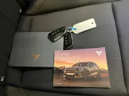 CUPRA Formentor 1.5 TSI e-Hybrid Business | Panoramadak | Stuur verwarming etc! | Trekhaak | Super compleet en helemaal nieuw!