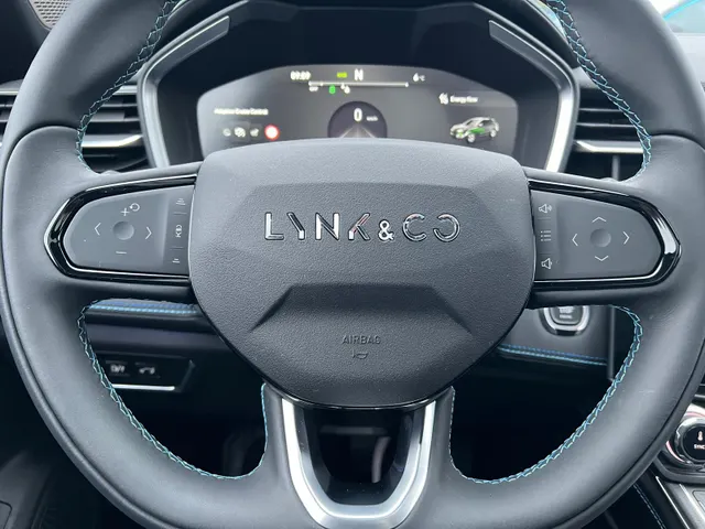 Lynk & Co 01 1.5 AUTOMAAT | 360 CAMERA | PANORAMA DAK | EL A. KLEP | ADAPTIVE CRUISE | ZWARTE HEMEL | ROLHOES |