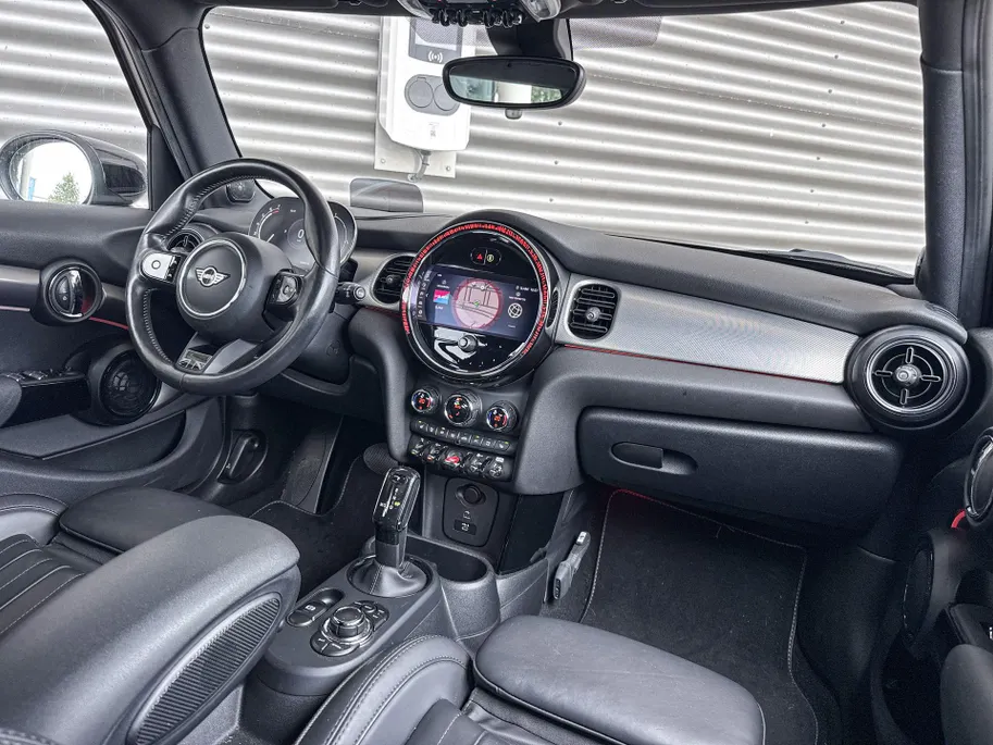 MINI Cooper 5-deurs 1.5 Cooper MINI Yours