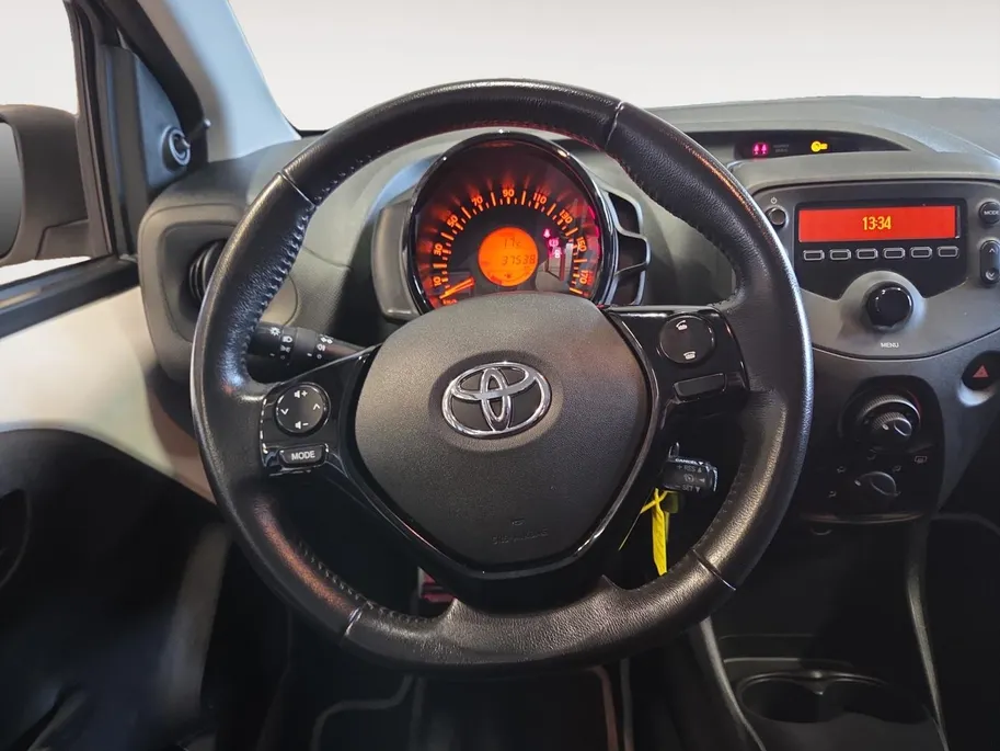 Toyota Aygo 1.0 VVT-i x | Unieke Kilometerstand | 12 maanden BOVAG Garantie |