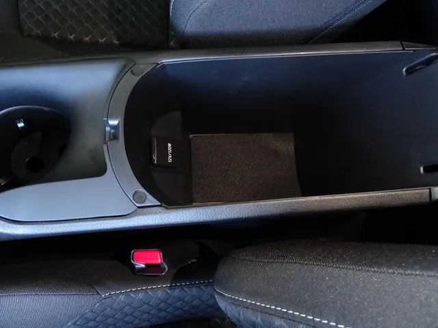 Toyota C-HR 1.8 Hybrid 122pk CVT Active | Apple CarPlay | Android Auto | Ada