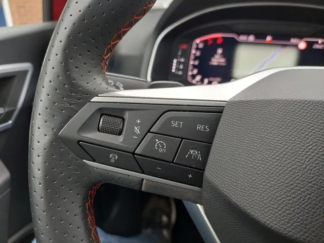 SEAT Arona 1.0 EcoTSI FR Business Connect PDC V+A | rijklaarprijs !!