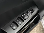 Kia Picanto 1.0 DPI DynamicPlusLine | Achteruitrijcamera | LED verlichting | Navi | Cruise control | Apple/Android Carplay | Parkeersensoren achter | LMV | Privacy glass