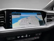 Audi Q4 e-tron 40 Advanced edition 204pk 77 kWh · Leder · Trekhaak · Camera + Parkeersensoren · Apple/Android Car Play · Stoelverwarming ·
