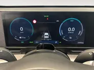 Hyundai Kona 1.6 GDI HEV Premium | Trekhaak Afn 13polig| Apple Carplay / Android Auto | Navigatiesysteem | Elektrisch Verstelbare Voorstoelen | Bestuurdersstoel + Geheugen | Parkeersensoren Voor + Achter | Camera Voor + Achter | Stoelverwarming + Stoelkoeling | Stuurv