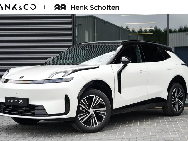 Lynk & Co 08