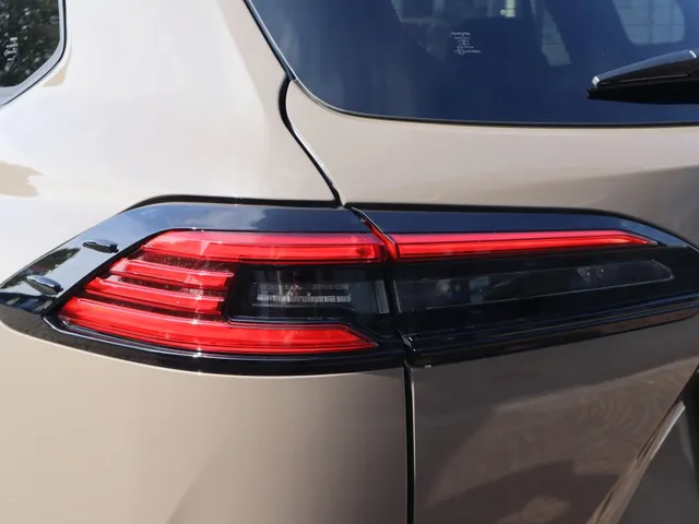 Toyota Corolla Cross Hybrid 140 Dynamic | Stoel/Stuur verwarming | Dodehoek Detectie | Elek. Klep