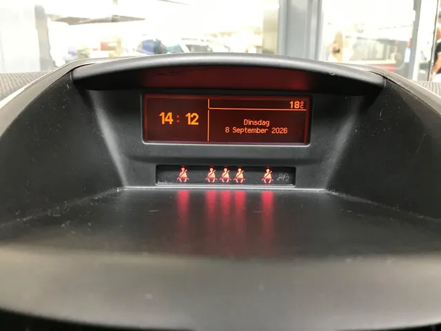 Peugeot 207 1.6 VTi Sportium
