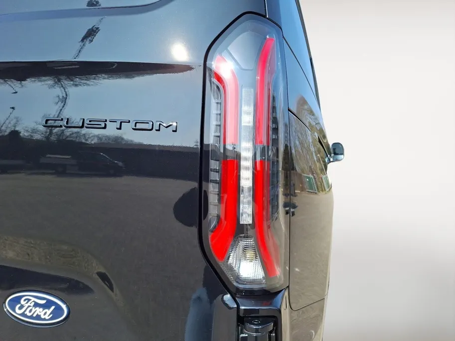 Ford E-Transit Custom 320 L2H1 Sport 71kWh DC | Dubbele Schuifdeur | El. Trekhaak | Adaptive cruisecontrol | Camera | Led verlichting | Pro Power Onboard | 19' Lichtmetaal | Nieuw te bestellen | 0,99% Rente Financial Lease