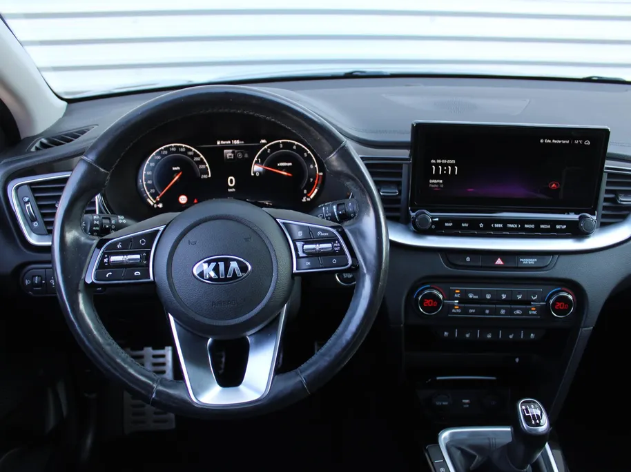 Kia XCeed 1.4 T-GDi ExecutiveLine | Trekhaak | Schuif-/kanteldak | Stuur-/stoelverwarming + ventilatie | 18' LM |