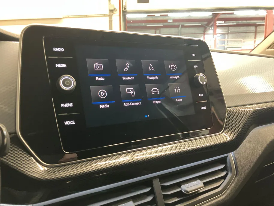 Volkswagen T-Cross 1.0TSI/95PK Goal · Navigatie · Apple/Android Car Play · Stoelverwarming · Garantie t/m 23-05-2027