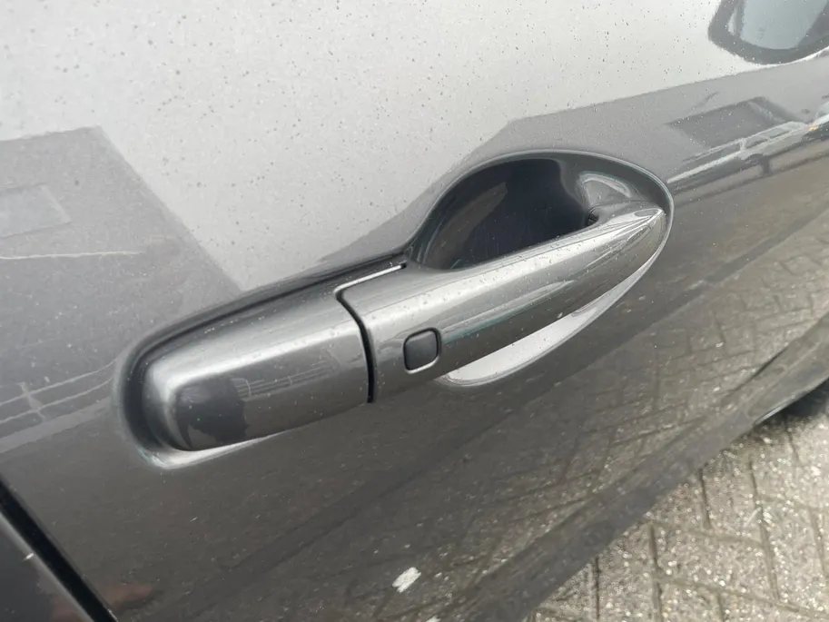 Suzuki Swift 1.2 Style Smart Hybrid | Navigatie| Climate Control| Stoel verwarming| Camera| Parkeersensoren| Multimedia systeem| Keyless start | Dealer onderhouden