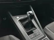 Volkswagen Golf 1.5TSI/150PK Active · Navigatie · Camera + Parkeersensoren · Apple/Android · Garantie t/m 06-02-2028 of 100000km