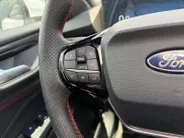Ford Puma 1.0 EcoBoost Hybrid ST-Line | Automaat | Pano dak | Winter pack | Adapt. Cruise control | BLIS | Afneembare trekhaak | Draadloos opladen mobiel | Elektr. Achterklep | Parkeersensoren voor en achter | Achteruitrijcamera | Fabrieksgarantie |