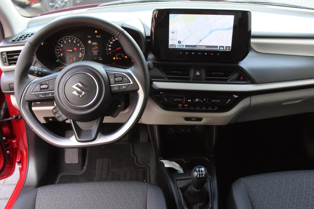 Suzuki Swift 1.2 Select Automaat | Nu € 2.200,- KORTING | Stoelverwarming | Lichtmetalen velgen | meerprijs kleur € 699,-
