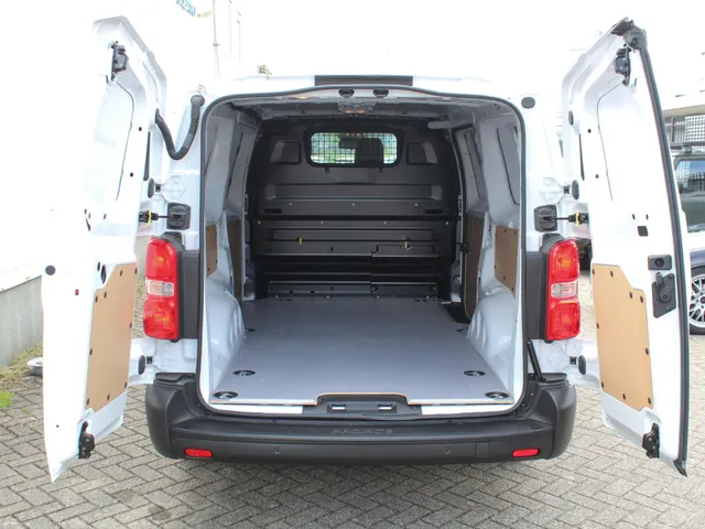 Toyota ProAce Electric Long Worker Challenger Extra Range L2 75 kWh | Cruise | Airco | Camera