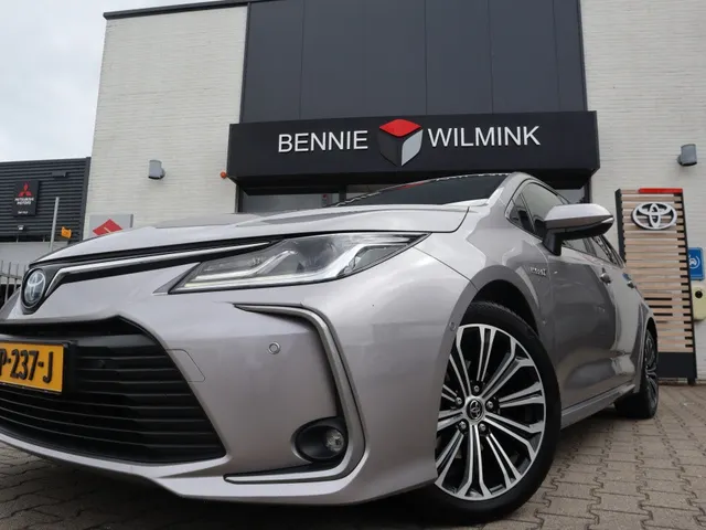 Toyota Corolla 1.8 Hybrid Style | All Seasons | Parkeersensoren V+A