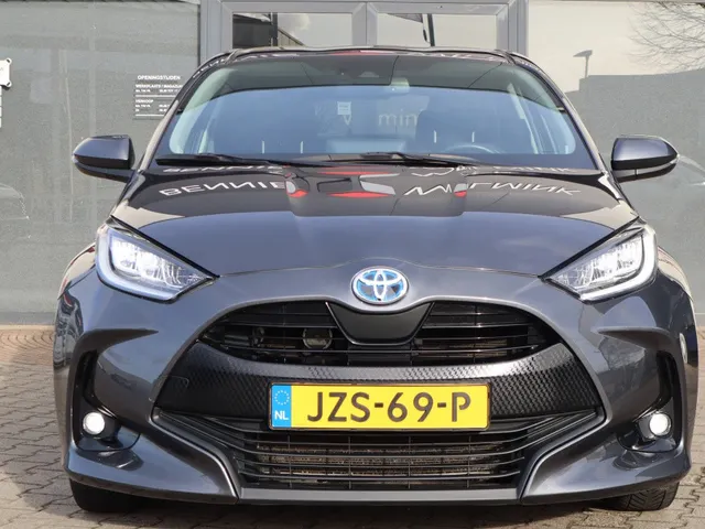 Toyota Yaris 1.5 Hybrid Dynamic Limited | Stoelverwarming | Parkeersensoren