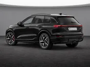 Audi Q6 e-tron S edition performance 100 kWh 306 PK · Adaptieve luchtvering · Glazen panoramadak · Trekhaak elek. wegklapbaar