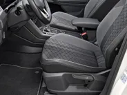 Volkswagen Tiguan 1.5 TSI 150pk DSG R-Line · Panoramadak · Camera · Trekhaak · Harman Kardon Sound  · Apple/Android Car Play · Keyless · Matrix LED · Stuur- & Stoelverwarming ·