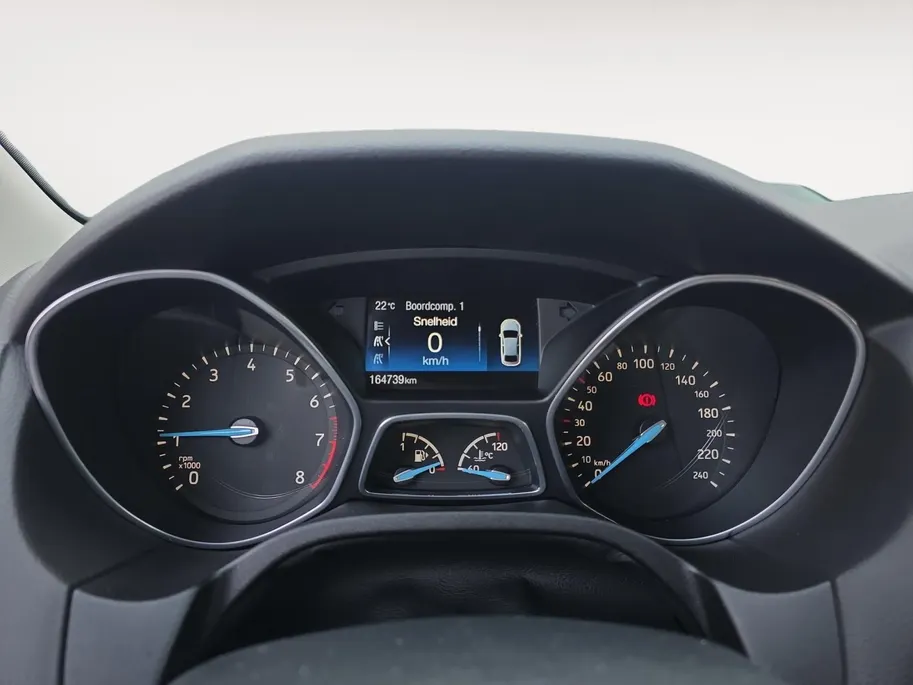 Ford Focus Wagon 1.0 Titanium | Goed onderhouden! | Apple Carplay/Android Auto | Cruise Control | Achteruitrijcamera | Climate Control | Parkeersensoren rondom | 12 maanden garantie! |