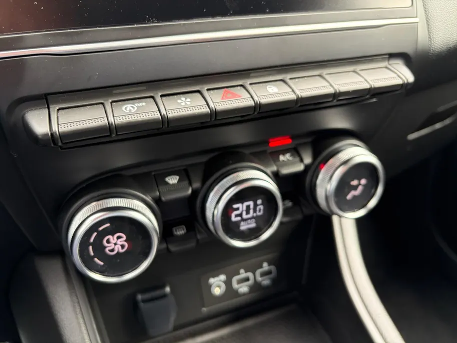 Renault Captur 1.0 TCe 90 techno Zeer lage kilometerstand  , Apple Carplay/Android Auto , navi , cruise , camera , lm velgen , parkeersensor , tel , usb .