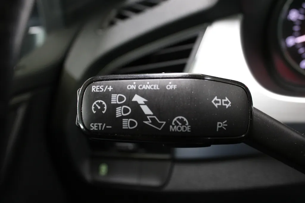 Škoda Fabia Combi 1.0 TSI Drive / Navigatie / Parkeersensoren /