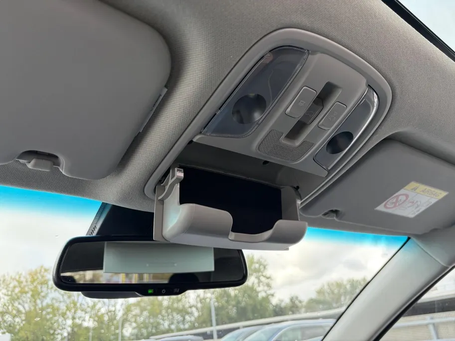 Kia e-Niro DynamicPlusLine 64 kWh | *1E EIGENAAR | FABRIEKSGARANTIE | SCHUIF- KANTELDAK | APPLE CARPLAY/ ANDROID AUTO | NAVI | CAMERA | STUUR/ STOELVERWARMING | STOF/ LEDER | ETC…