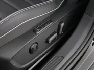 Volkswagen Golf 1.5 eHybrid 272pk DSG GTE · Panoramadak · Camera · Inklap. Trekhaak · Leder Vienna · Stuur- & Stoelverwarming · Elek. Stoel + Geheugen · Garantie t/m 18-06-2030 of 100.000km