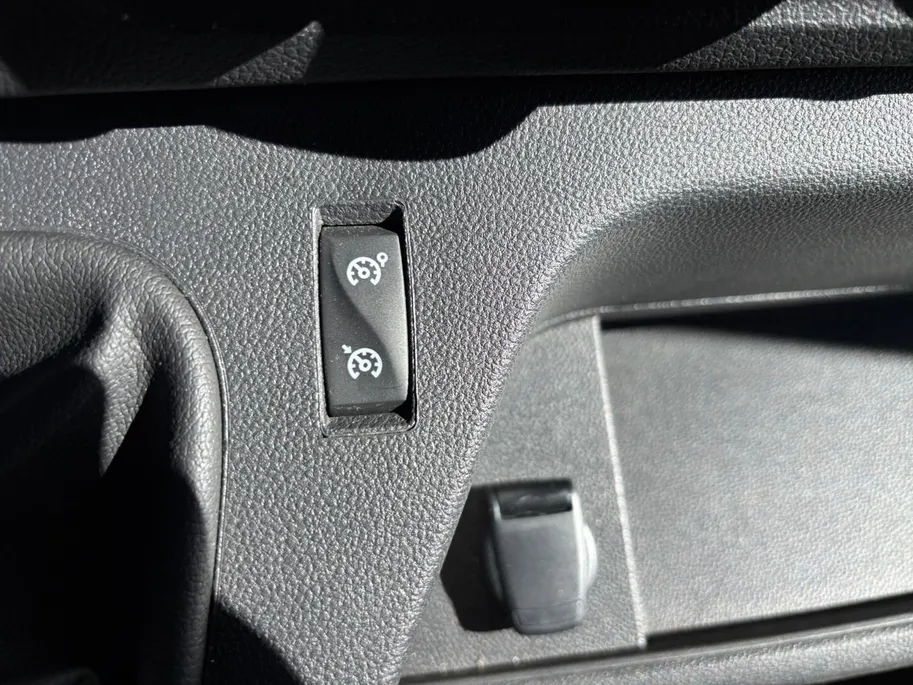 Renault Master T33 2.3 dCi 135 L2H2 Work Edition Demo | Cruise Control | Camera |