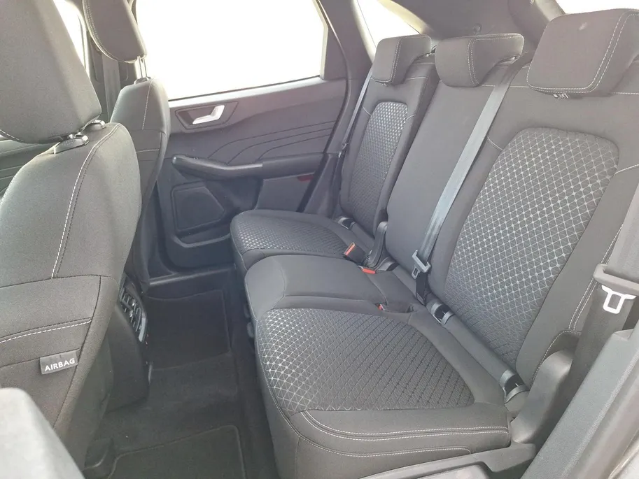 Ford Kuga 2.5 PHEV Titanium | Winterpack | Climate Control | Camera | Apple Carplay&Android Auto | Parkeersensoren | Navigatie | 17' Lichtmetaal |