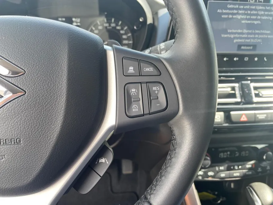 Suzuki S-Cross 1.5 Hybrid Style | Lichtmetalen velgen | Trekhaak | Navigatie | Stoelverwarming