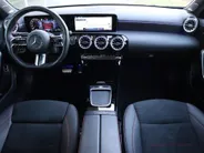 Mercedes-Benz A-Klasse 250 e Star Edition AMG Line | Panoramadak | Multispaak | LED | Burmester | Camera | LED | Automaat