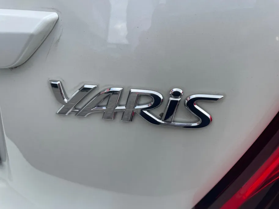 Toyota Yaris 1.0 VVT-i Trend | Bi-Tone| Climate control| Achteruitrijcamera| Snelheidsbegrenzer| Bluetooth|
