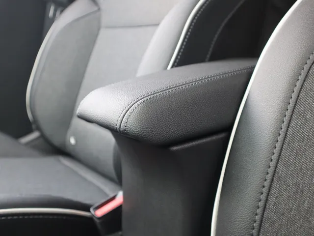 Mitsubishi Colt 1.6 HEV Intense+ Adaptive Cruise | Keyless | Navi