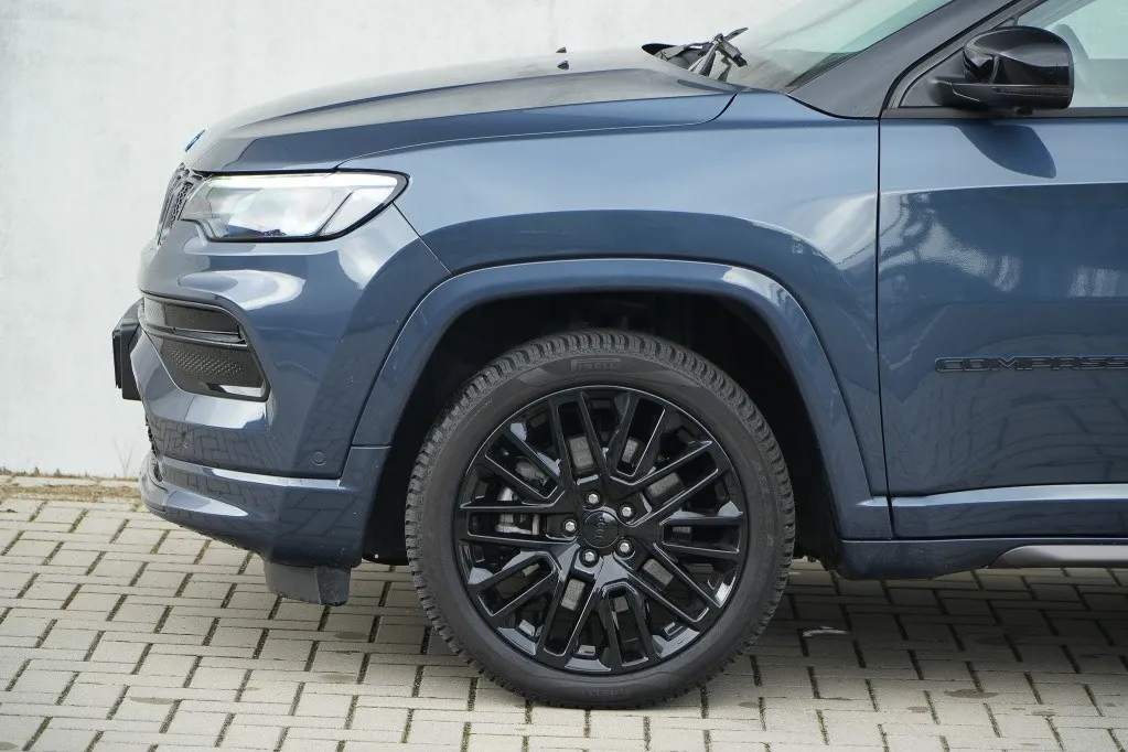 Jeep Compass 4xe 240 PK Hybrid S | Leder | Pano | Safety | Winter | 19'