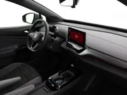 Volkswagen ID.4 Pro 77 kWh 204pk SOH 95,5% · Apple/Android Car Play · Navigatie · P-Sensoren · Verkeersbord Herkenning · 19'' Inch ·