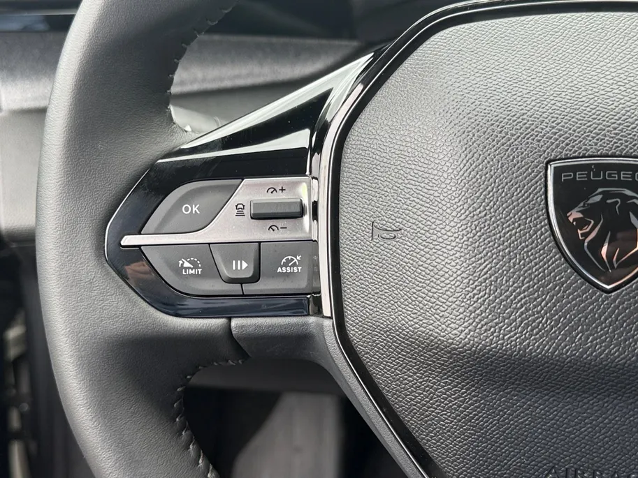 Peugeot e-308 SW Allure EV 54 kWh | 99% SOH | WLTP 410 KM | Fabrieksgarantie! |Dodehoek detectie | Achteruitrijcamera | Led Koplampen | Comfortpack |