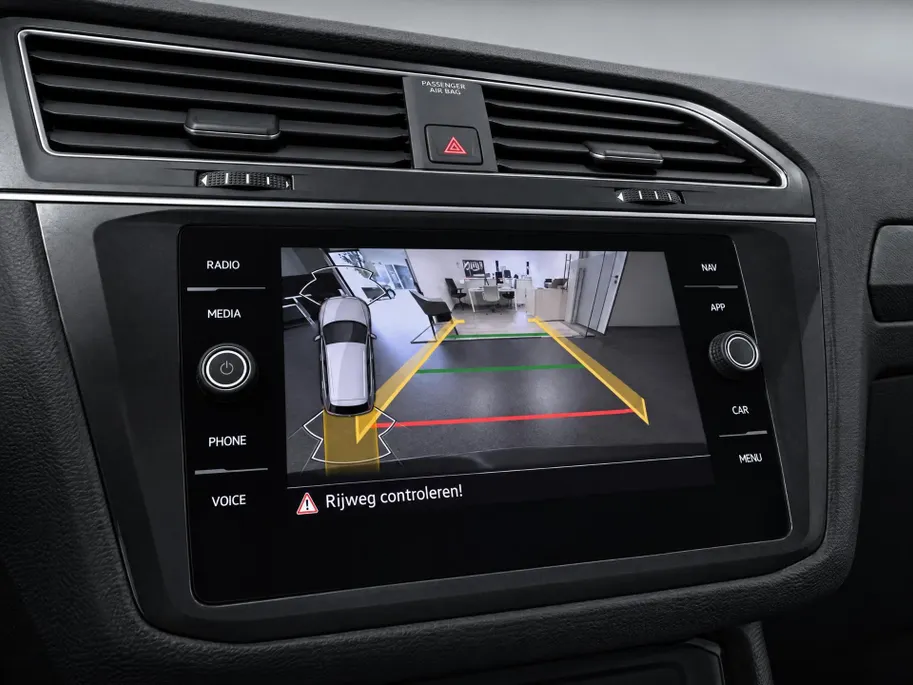 Volkswagen Tiguan 1.4 TSI 245pk DSG eHybrid Elegance · Panoramadak · Camera · Apple/Android Car Play · Dodehoek Detectie · 18'' Inch ·