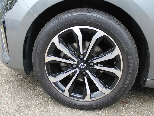 Renault Clio 1.0 TCe 90 PK GPF Techno | Groot scherm | extra garantie t/m 08-28-60K | ECC | LM Velgen | Navigatie | Camera achter | Knappe Clio |