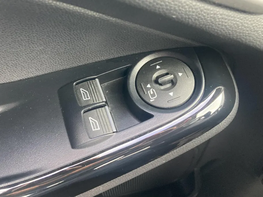 Ford Fiesta 1.0 EcoBoost 100 pk Titanium Navi - voorruitverwarming - cruise control - distributieriem vervangen