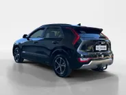 Kia Niro 1.6 GDi Hybrid DynamicPlusLine | Apple Carplay / Android Auto | Navigatiesysteem | Stoel + Stoelverwarming | Licht + Regensensor | Elektrisch bedienbaar Schuif / Kanteldak | Elektrisch Bedienbare Achterklep | Cruise Control Adaptief | Rijstrooksensor + Co