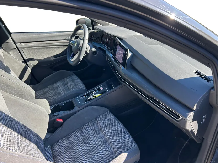 Volkswagen Golf 1.4 eHybrid GTE Zeer mooie uitvoering! NU RIJKLAARPRIJS incl. 12 Maanden garantie! Premiumpakket GRATIS!