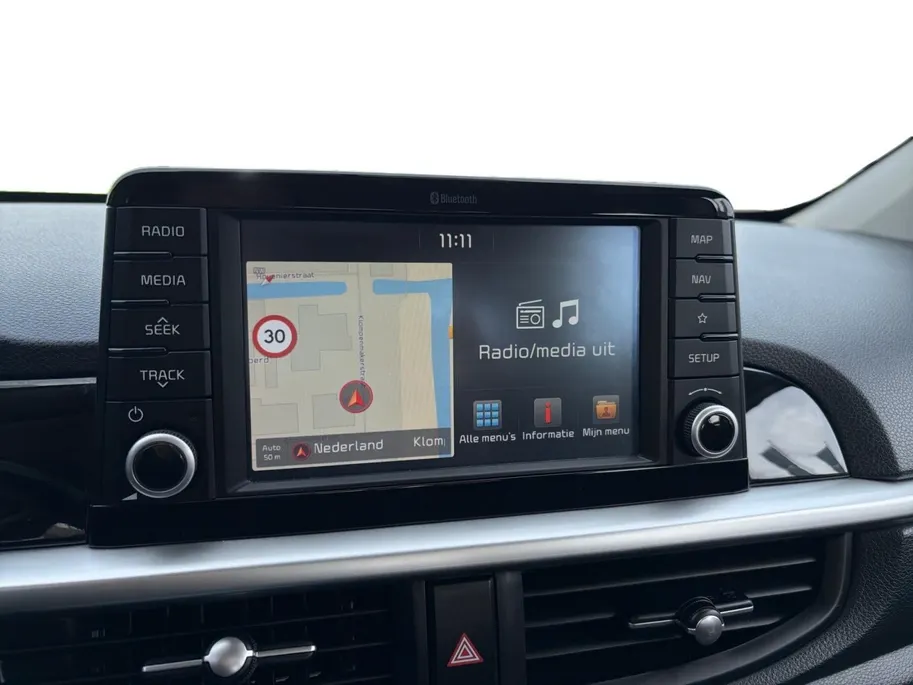 Kia Picanto 1.0 CVVT First Edition | All-Seasonbanden /Apple Carplay/ Android Auto | Navigatiesysteem | Cruise Control | Climate Control | Parkeercamera Achter | Lichtsensor | 15' Lichtmetalen Velgen