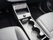 Hyundai Kona 1.6 GDI HEV Premium Sky | Schuif-kanteldak| Stoelverwarming/koeling| Lederen bekleding| Bose| Elektrische stoelen met geheugen| BOM VOL OPTIES